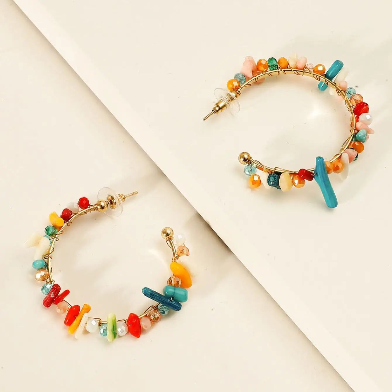 2 pieces of bohemian national wind beaded color crystal coral stone c-shaped lady fashion single holiday travel leisure earrings