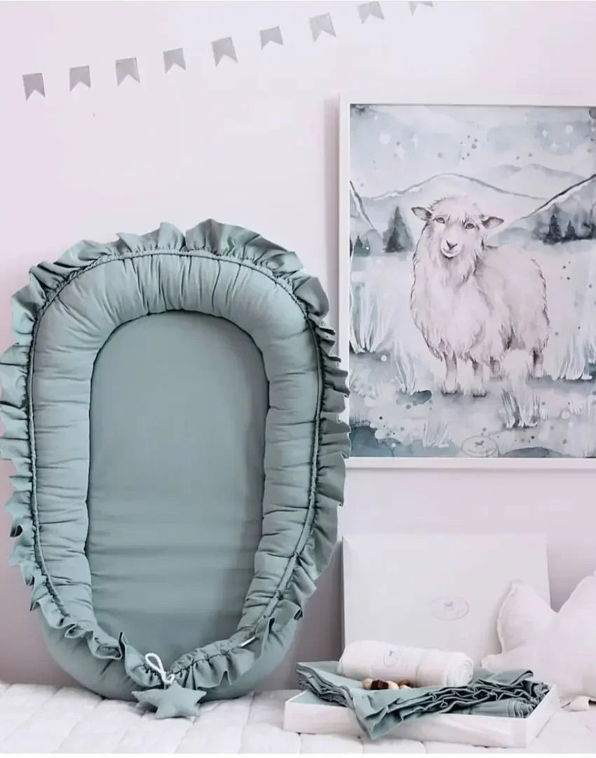 Cotton Portable Baby Crib Light Weight  Uterus Biomimetic Sleeping Bed For Newborns Foldable Cushioned Easy To Wash Baby