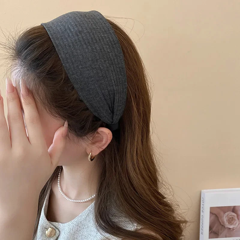 Kintting Solid Color Wide Edge Striped Nonslip Arc Acrylic Headbands for Women French Temperament Atmosphere Hair Accessories