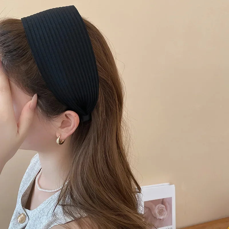 Kintting Solid Color Wide Edge Striped Nonslip Arc Acrylic Headbands for Women French Temperament Atmosphere Hair Accessories
