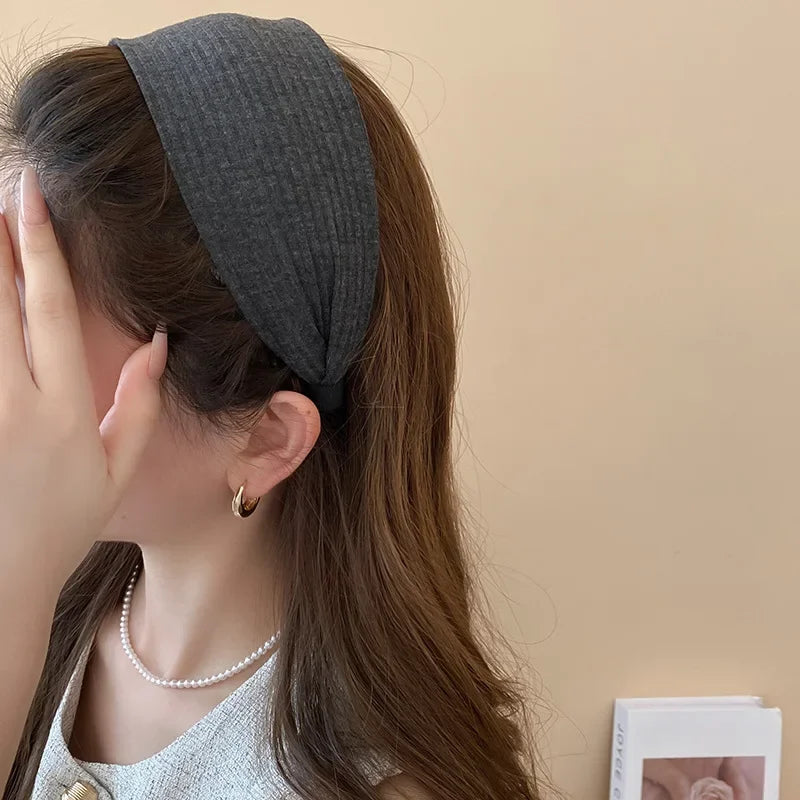 Kintting Solid Color Wide Edge Striped Nonslip Arc Acrylic Headbands for Women French Temperament Atmosphere Hair Accessories