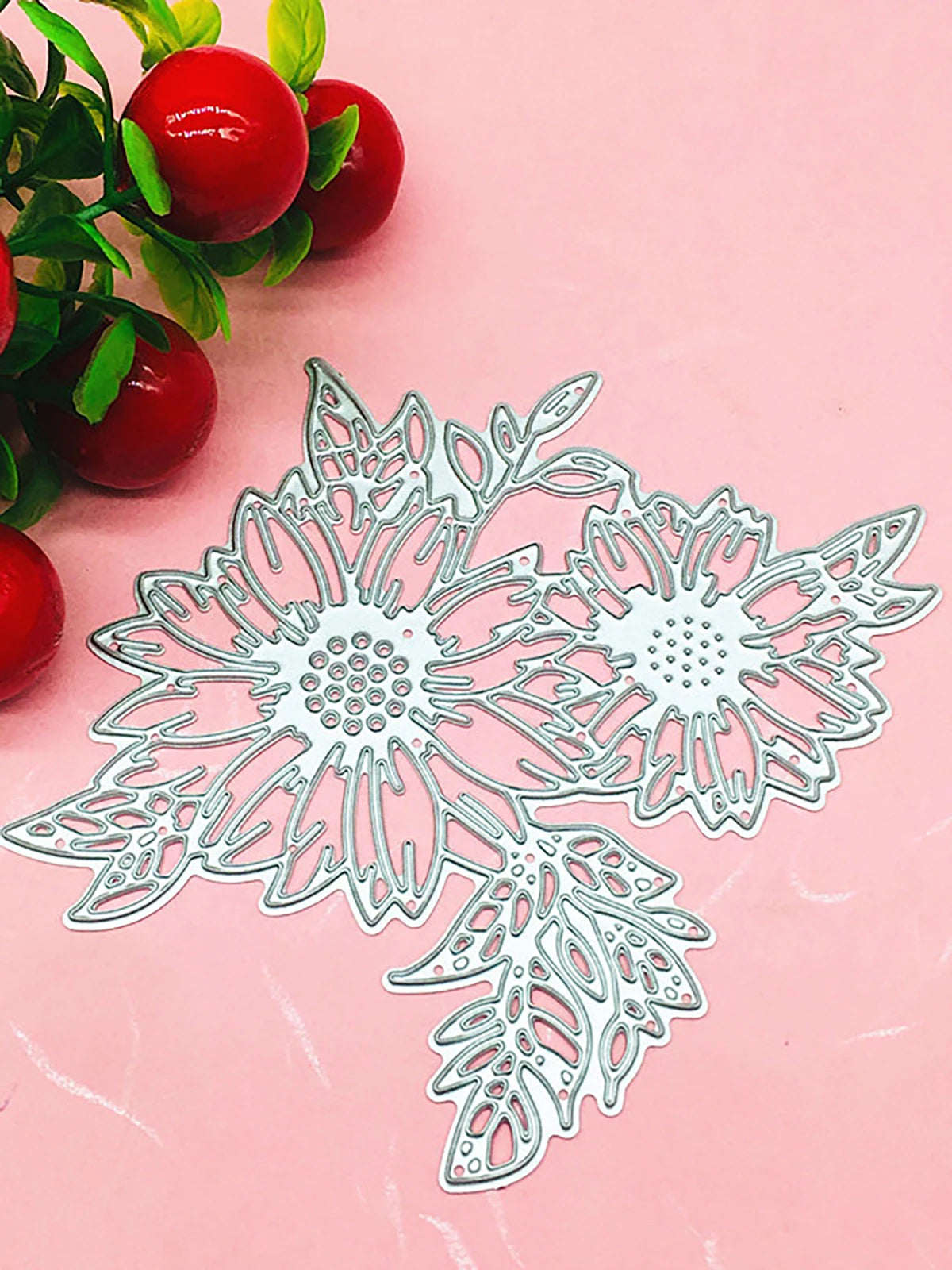 Carbon Steel Cutting Dies Paper Art Knife Mould Metal Etching Process Two chrysanthemum cutting embossed knife moulds