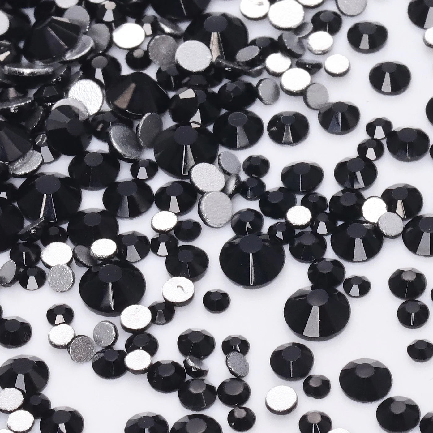 QIIY 1440Pcs Mix Size SS3-SS20 Clear Crystal FlatBack Rhinestones Non-Hotfix Glass Decorations DIY Glitter Stones 3D Nail Art