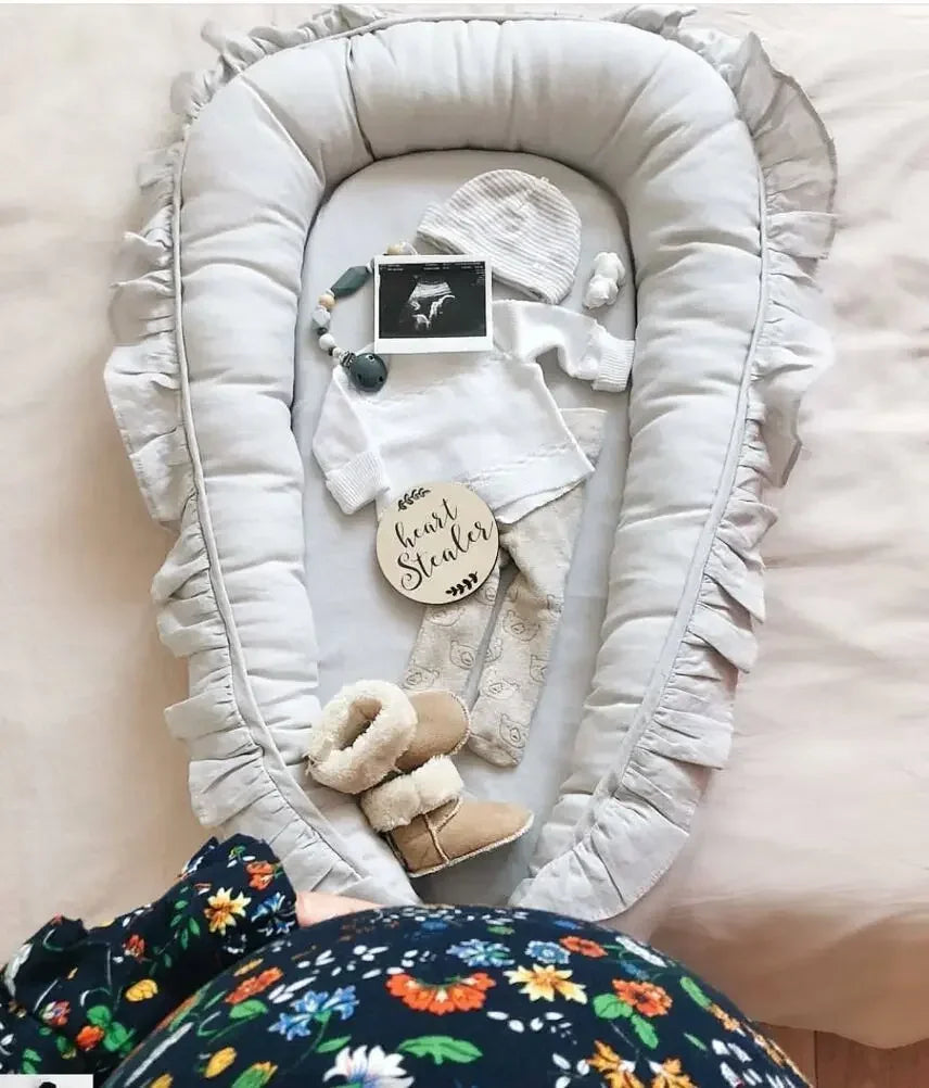 Cotton Portable Baby Crib Light Weight  Uterus Biomimetic Sleeping Bed For Newborns Foldable Cushioned Easy To Wash Baby