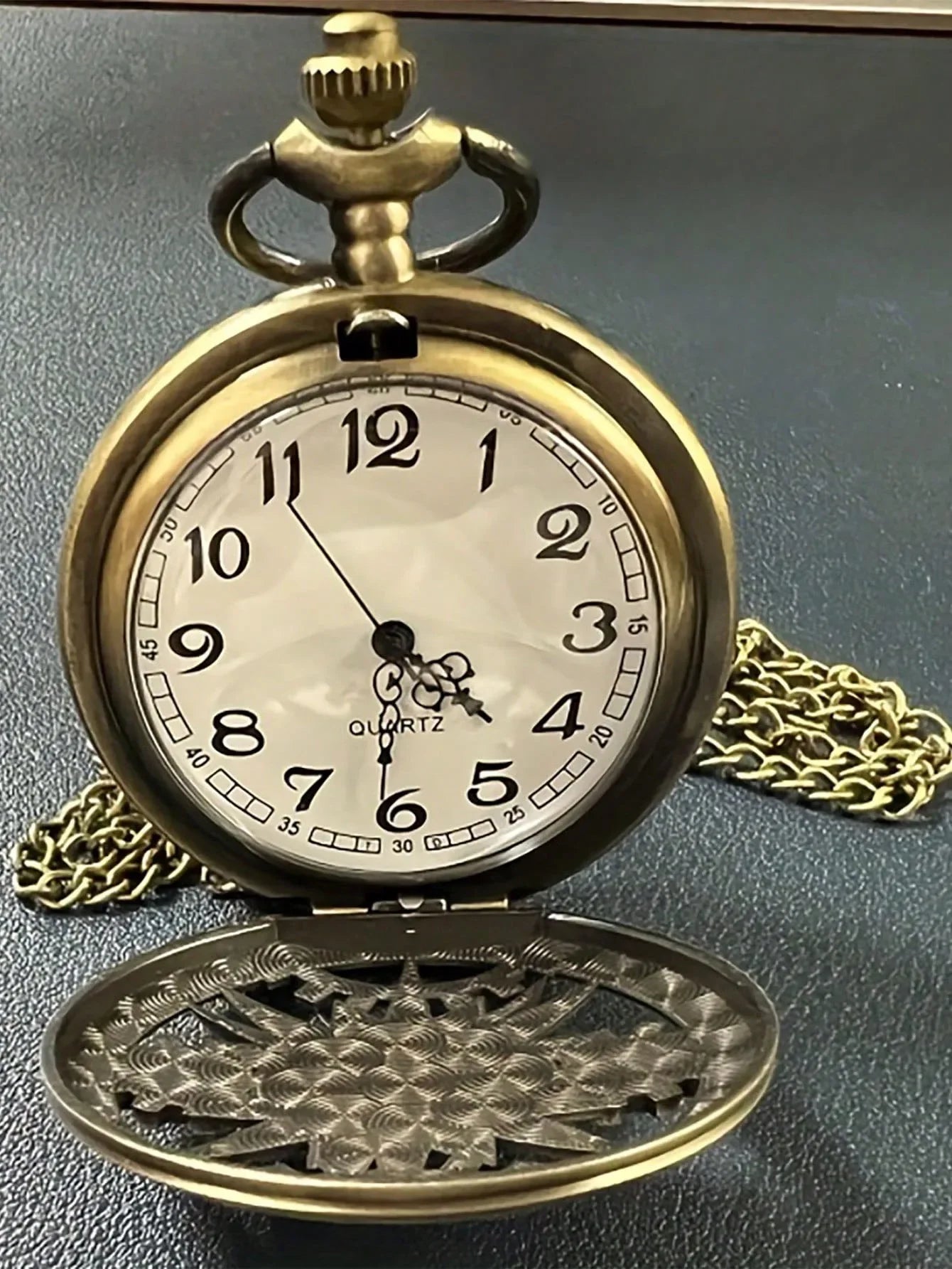 Antique Steampunk Bronze Hollow Gear Movement Quartz Pocket Watch Pendant Gift With Chain Boys Men