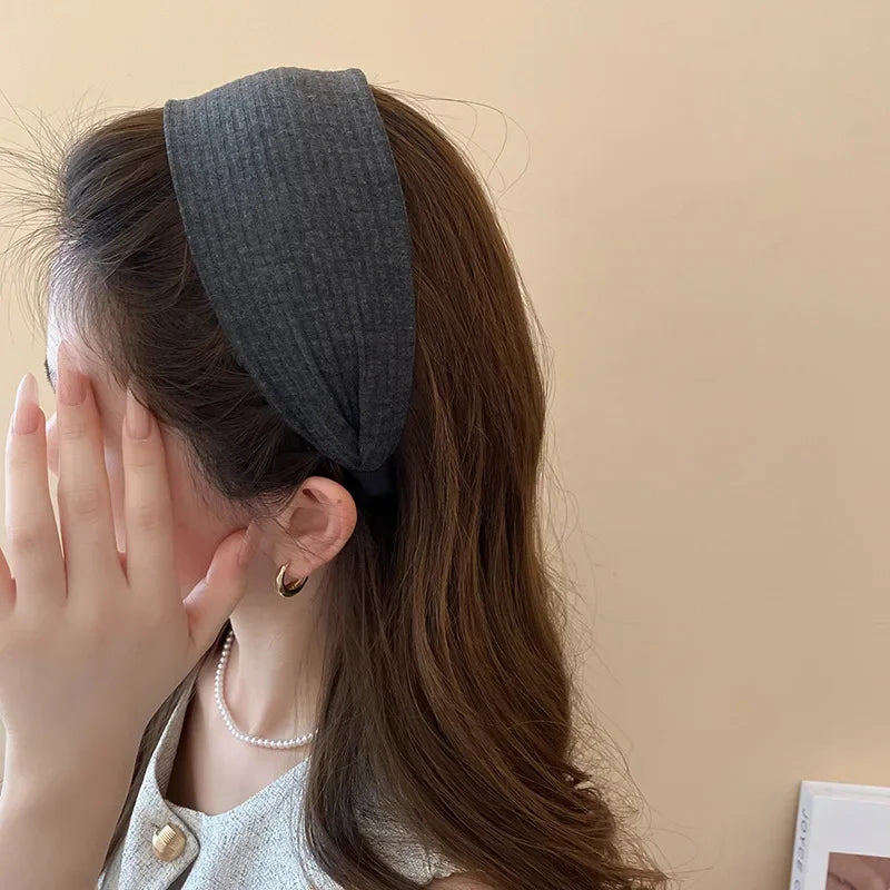 Kintting Solid Color Wide Edge Striped Nonslip Arc Acrylic Headbands for Women French Temperament Atmosphere Hair Accessories