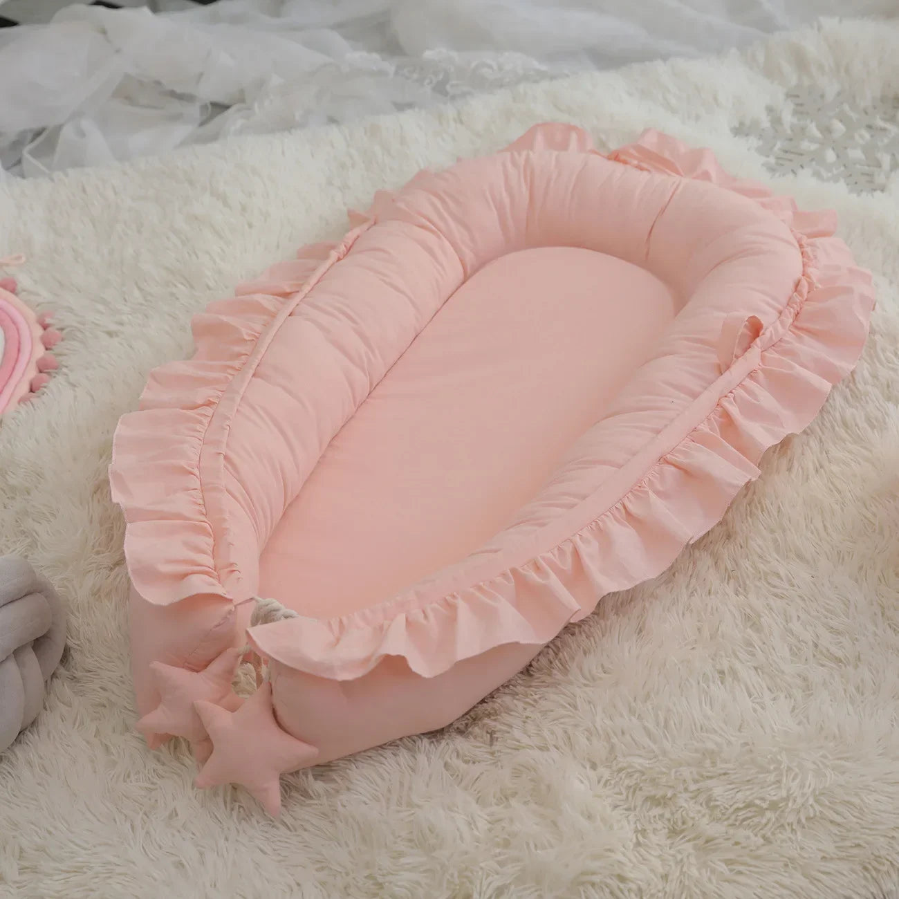 Cotton Portable Baby Crib Light Weight  Uterus Biomimetic Sleeping Bed For Newborns Foldable Cushioned Easy To Wash Baby