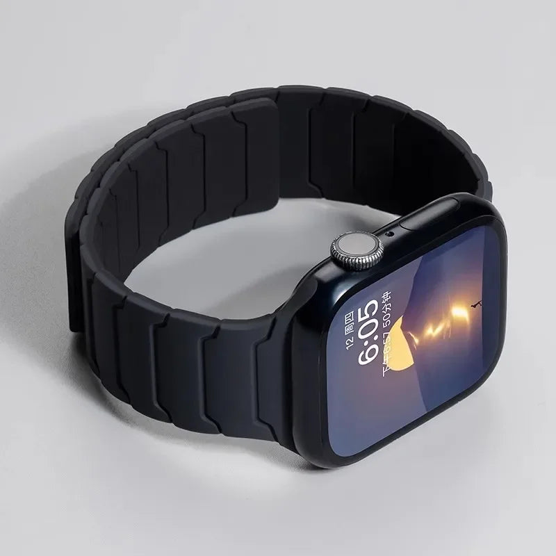 Magnetic Silicone Strap for Apple Watch Band Ultra 2 49mm 46mm 45mm Bracelet for Iwatch Series 10 9 8 7 6 SE 5 38 44mm 42mm 40mm