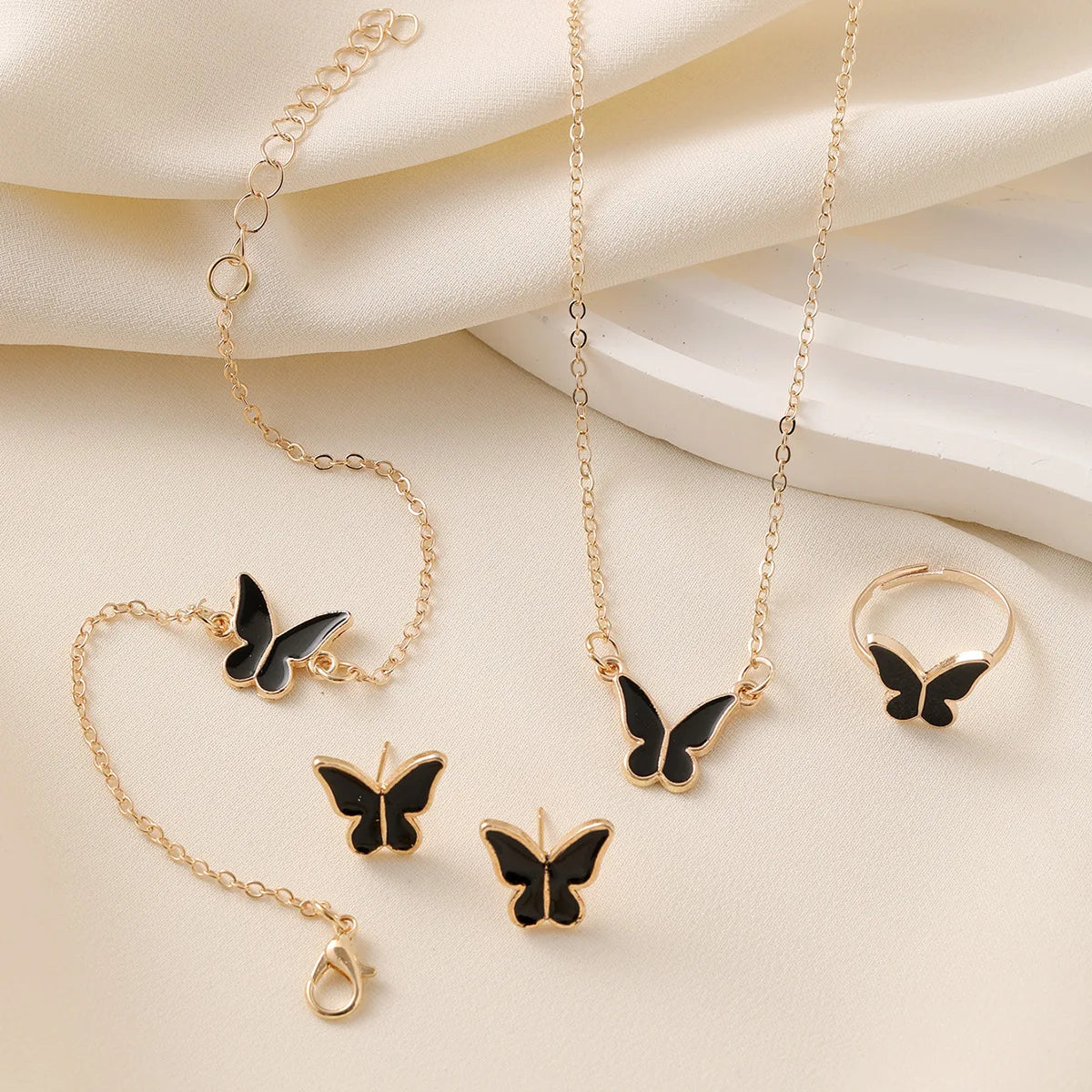 White Butterfly Drop Glazed Necklace Exquisite Simple Fashion Collarbone Chain Temperament Necklace Earrings Rings Jewelry Sets