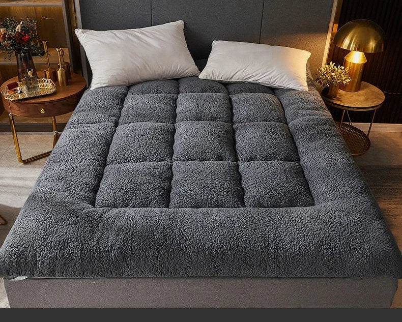 Dark Grey Double Mattress Thickened Lamb Warm Winter Mattress 200 * 220cm