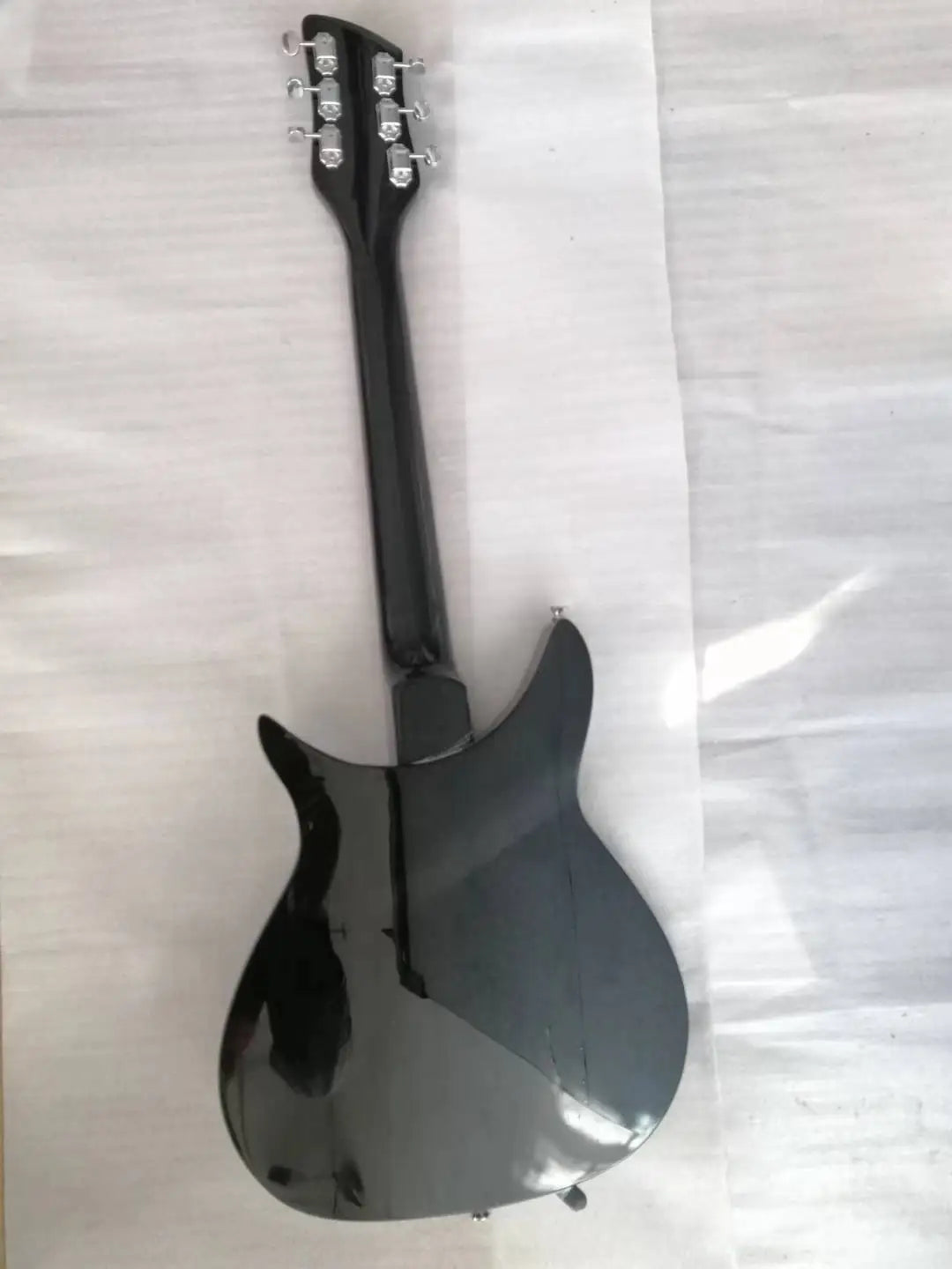6-string electric guitar, 21 notes, black paint, silver accessories, free transportation