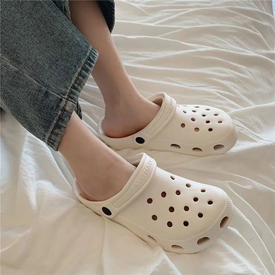 1pc Ins Trendy Thick Bottom Toe Cap Outdoor Non- Nurse for Women Two-way Sandals Summer Beach Hole Shoes