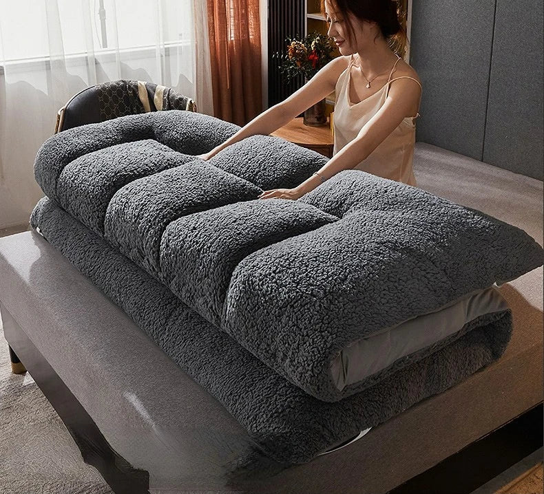 Dark Grey Double Mattress Thickened Lamb Warm Winter Mattress 200 * 220cm
