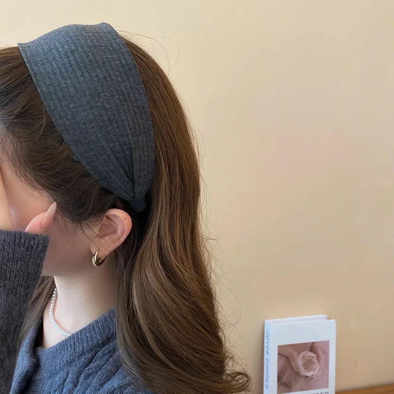Kintting Solid Color Wide Edge Striped Nonslip Arc Acrylic Headbands for Women French Temperament Atmosphere Hair Accessories