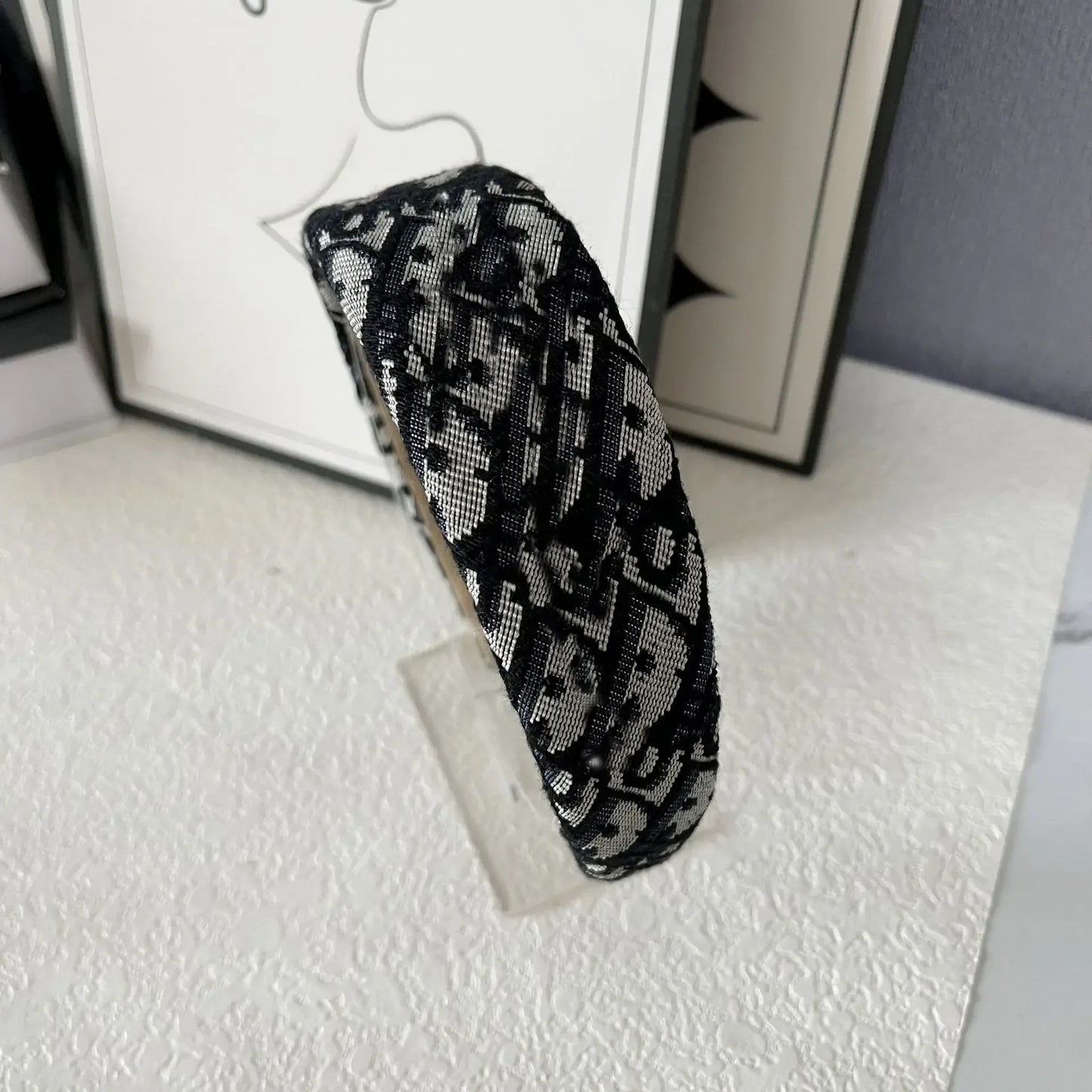 Premium wide-brimmed headband D letter sponge high cranial top headband presbyopia retro embroidery head hole hair accessories