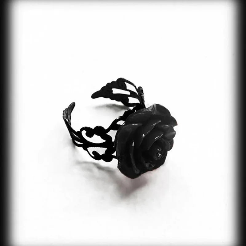 Retro Goth Style Red Rose Opening Rings for Women Punk Personality Crystal Flower Hollow Finger Ring Hip Hop Rock Party Jewelry