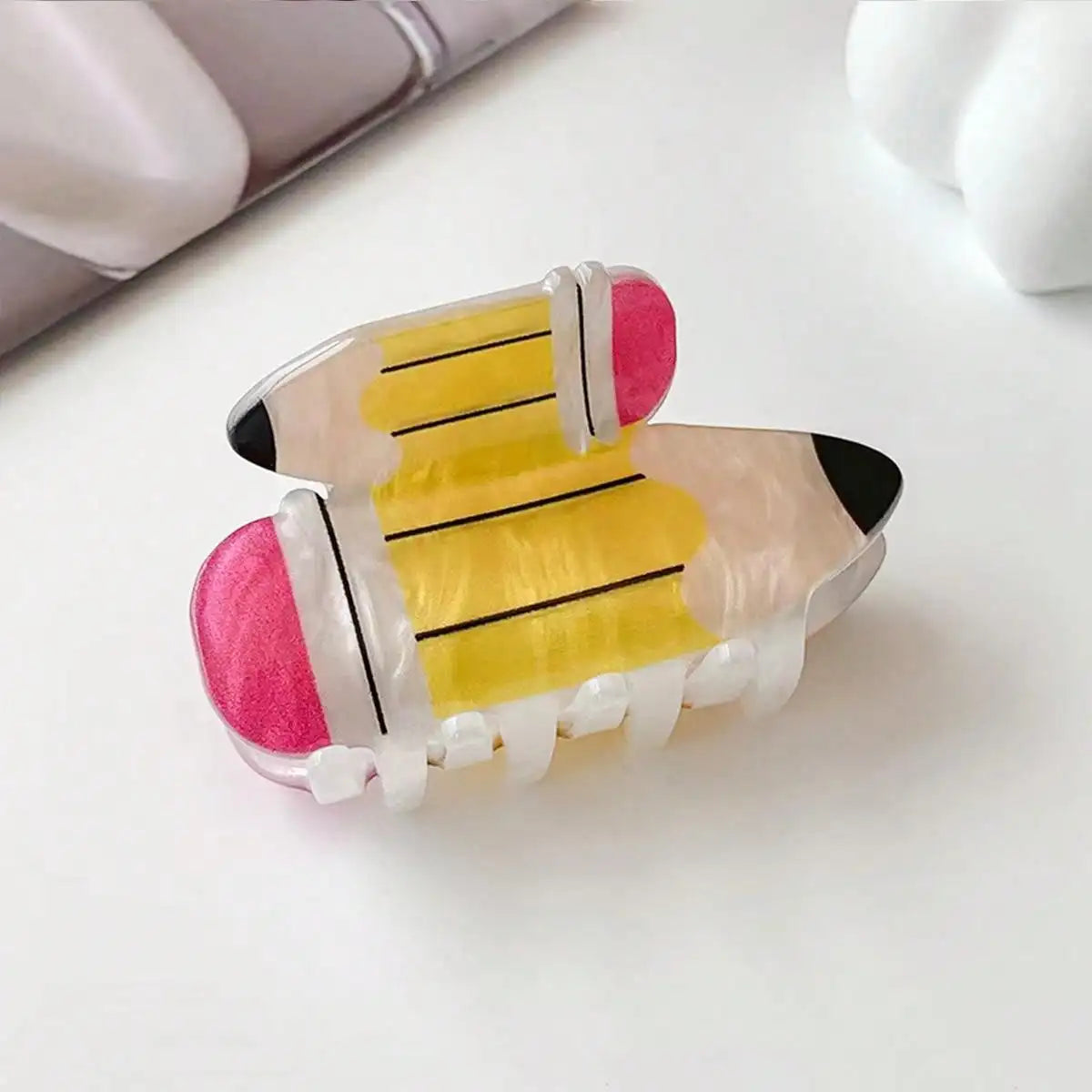 1pc Cartoon Cute Acrylic Cartoon Back to School School Bus, Pencil, Apple, and Calculator Style Hair Clip, Acrylic Hair Claw