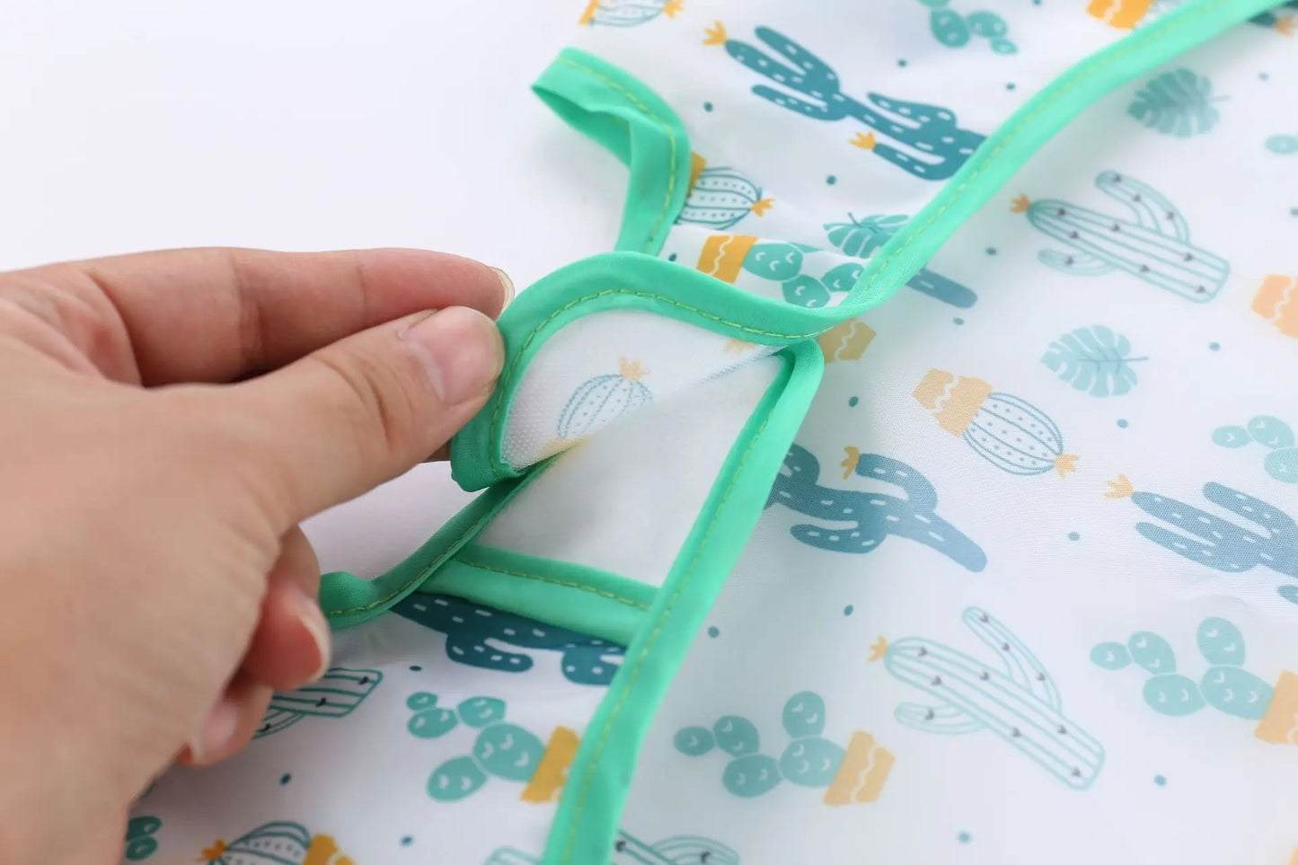 Cute Baby Bibs Waterproof Long Sleeve Apron Children Feeding Smock Bib Burp Painting Drawing Soft Toddler Clothing Bandana Bibs