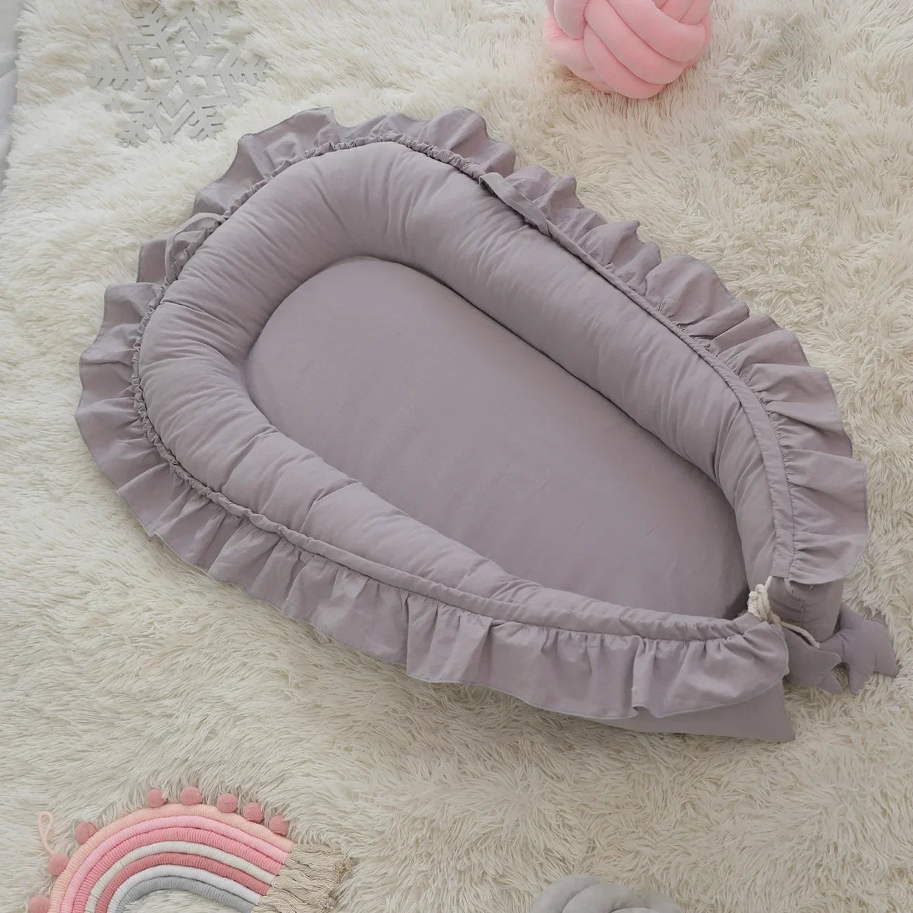 Cotton Portable Baby Crib Light Weight  Uterus Biomimetic Sleeping Bed For Newborns Foldable Cushioned Easy To Wash Baby