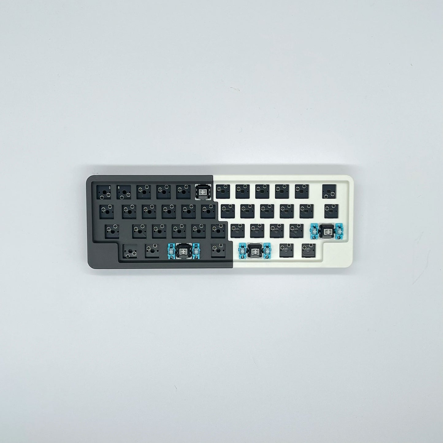 40% Wireless Split Keyboard 2.4G Connection DIY Support Hot Swappable VIAL Ergonomic Split Customization Gaming Keyboard Kit