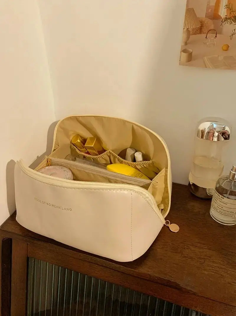 Large Capacity Pillow Storage Bag, PU Leather Waterproof, Portable Makeup Bag, Travel and Business Travel, Portable Toiletries B