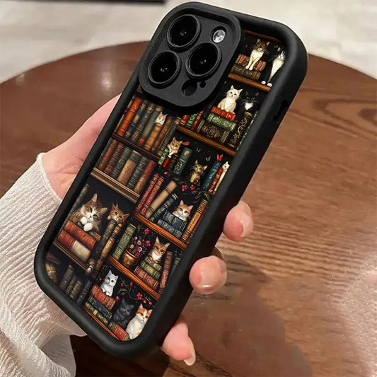 Vintage Bookshelf Kitten Phone Case for iPhone 16 15 Pro Max 13 12 11 14ProMax 16Plus 12Pro 16e Soft Cover