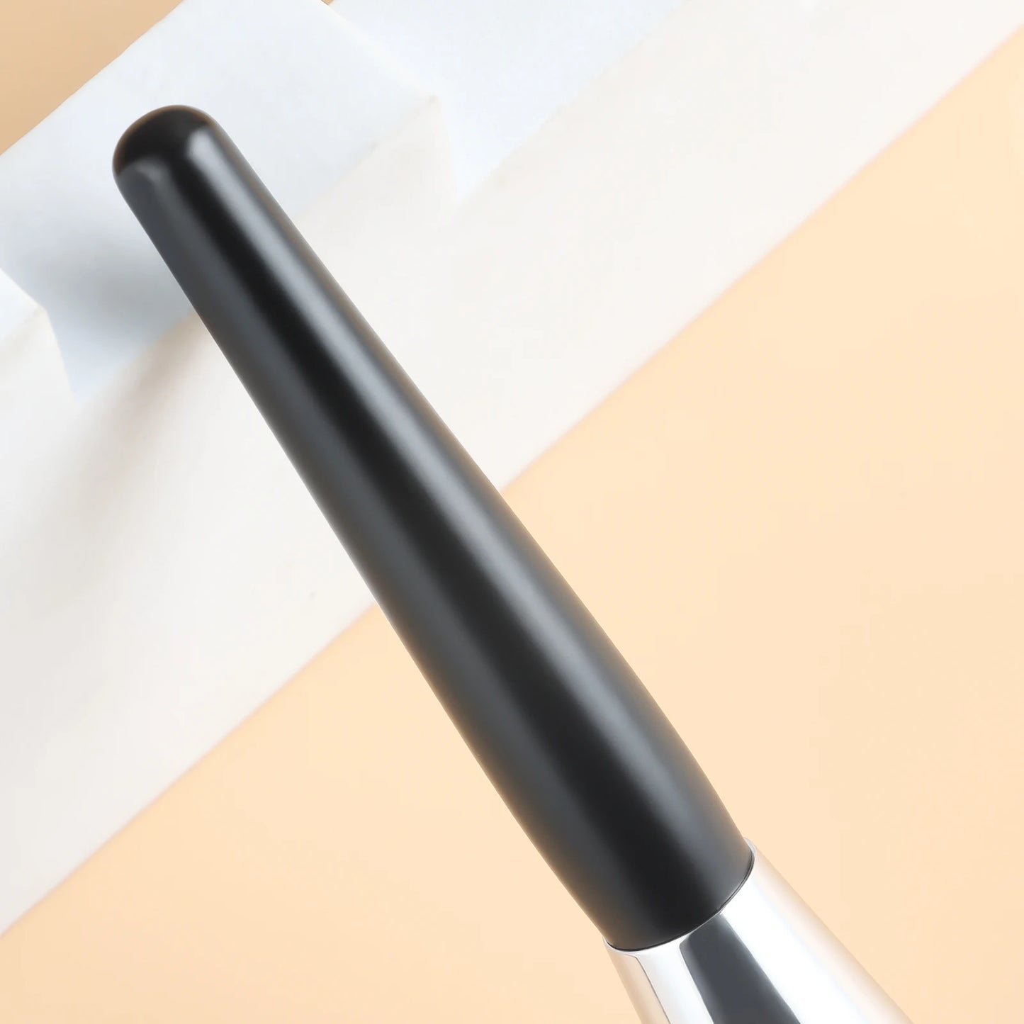 Blush Brush,1pcs	Wooden	Classic Round Fluffy Make facial makeup more delicate cream brush for Making Up Supply