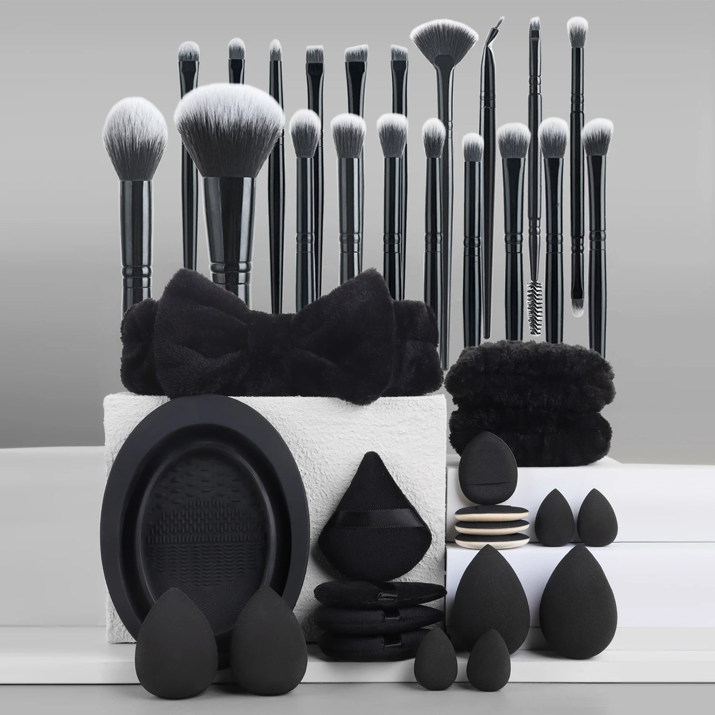 40-piece makeup tool set - 20-piece makeup tools + 16-piece powder puff set + dishwashing, hairband and wristband