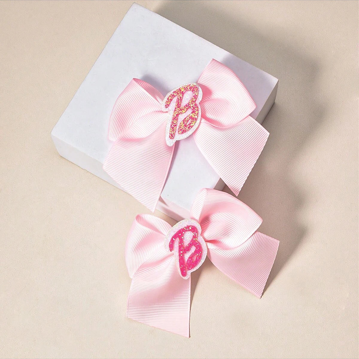 2 women's pink thread webbing with green onion powder lettering two ear clip Fashion personality cheapest items available girl m