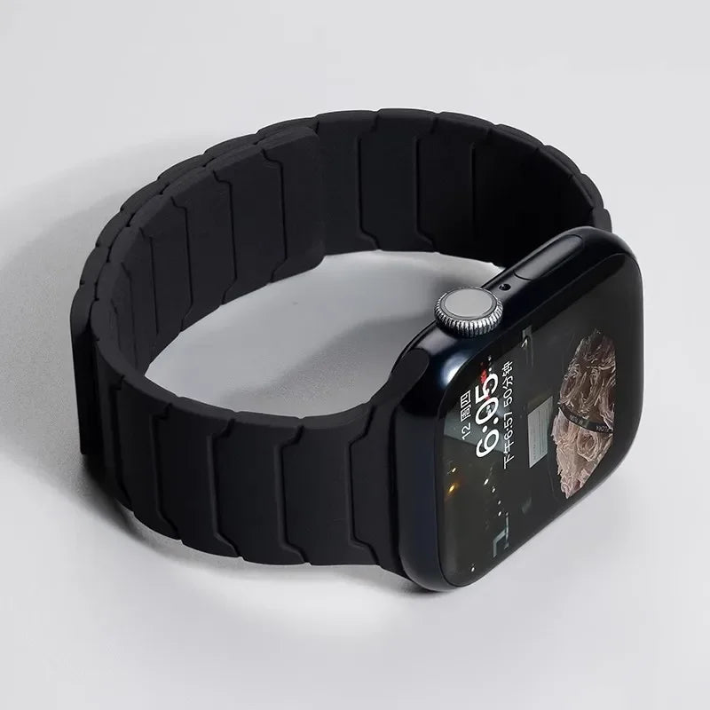 Magnetic Silicone Strap for Apple Watch Band Ultra 2 49mm 46mm 45mm Bracelet for Iwatch Series 10 9 8 7 6 SE 5 38 44mm 42mm 40mm