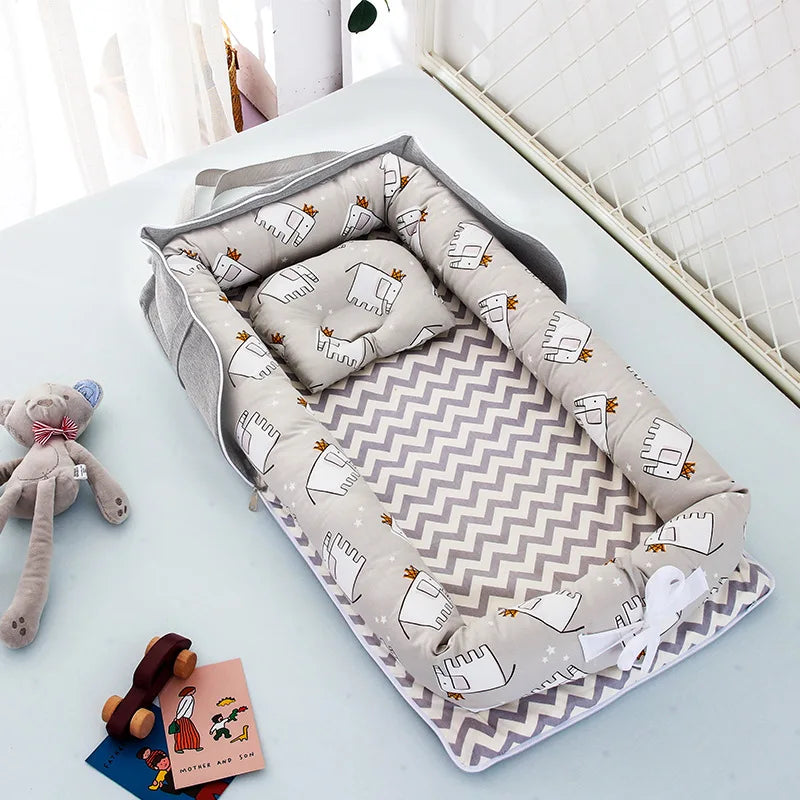 2025 New Portable Baby Shoulder-Strap Bassinet with Detachable Mattress for Travel & Bedside Sleeping