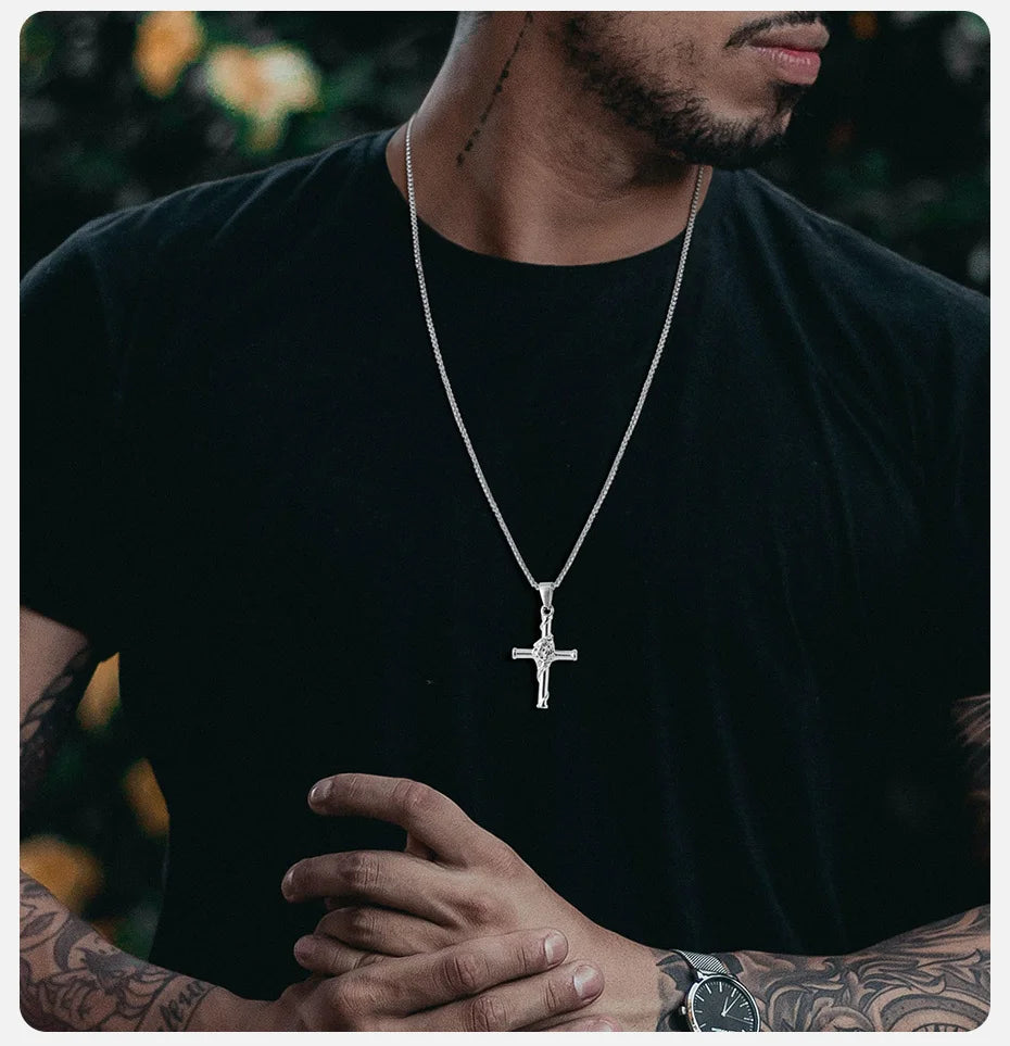 Vnox Men Cross Necklace, Stainless Steel Rose Cross Pendant with Box Chain, Unisex Cool Crucifix Jesus Faith Aesthetic Collar