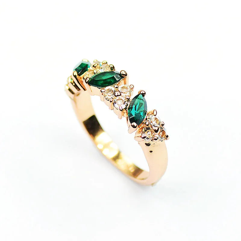 Retro Sense Ring Sweet Shiny Green Rhinestone Ring Index Finger Tail Ring Decoration Wedding Jewelry Birthday Gift for Women