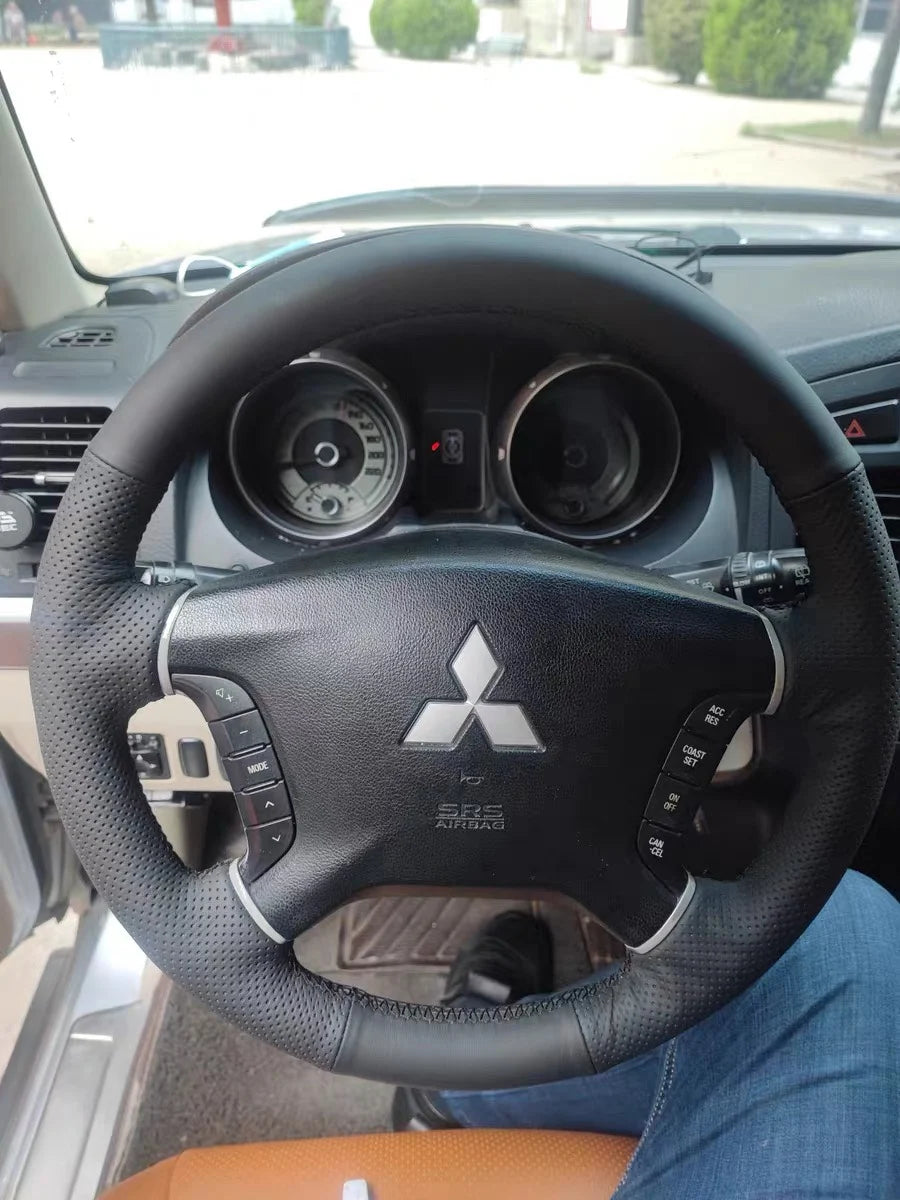 Black Non-Slip Genuine Leather peach wood grain Car Steering Wheel Cover For Mitsubishi Pajero 2007-2019 Galant Zinger 2008-2011