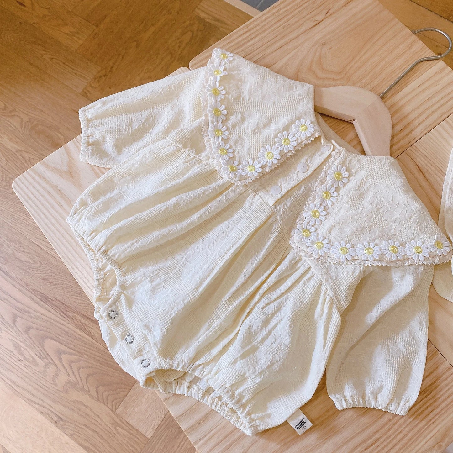 Daisy Romper with Hat for Infants 0-2 Years Old: Spring/Autumn Baby Girl Jumpsuit Newborn Clothing