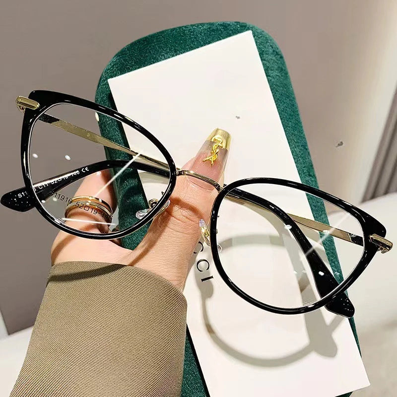 Retro Cat Eye Flat Lens for Women, Fashionable and Personalized Small Frame Glasses, Anti Blue Light Glasses