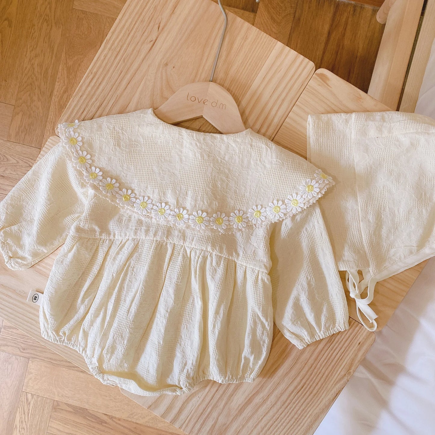 Daisy Romper with Hat for Infants 0-2 Years Old: Spring/Autumn Baby Girl Jumpsuit Newborn Clothing