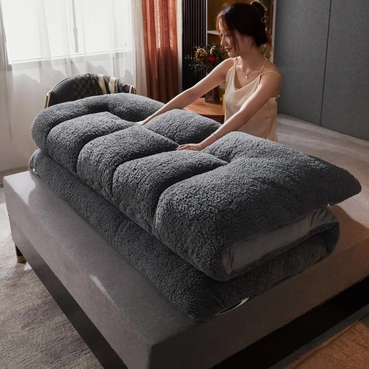 Dark Grey Double Mattress Thickened Lamb Warm Winter Mattress 200 * 220cm