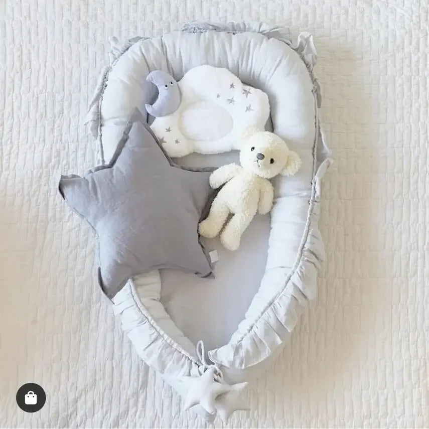 Cotton Portable Baby Crib Light Weight  Uterus Biomimetic Sleeping Bed For Newborns Foldable Cushioned Easy To Wash Baby