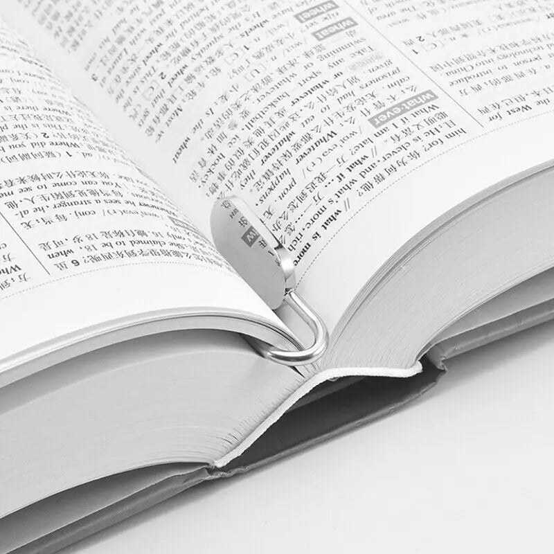 Flower Shape Metal Bookmark Marks Books Holder Page Marker Handmade Stationery Gift for Students Teachers Reading Book Lovers