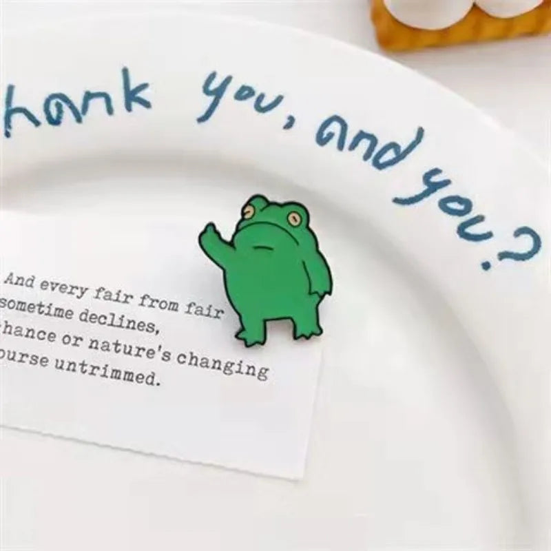 1pcs Cartoon Creative Frog Brooch Cute and Cute Little Frog Brooch Creative Gesture Shape Clothing Dripping Badge