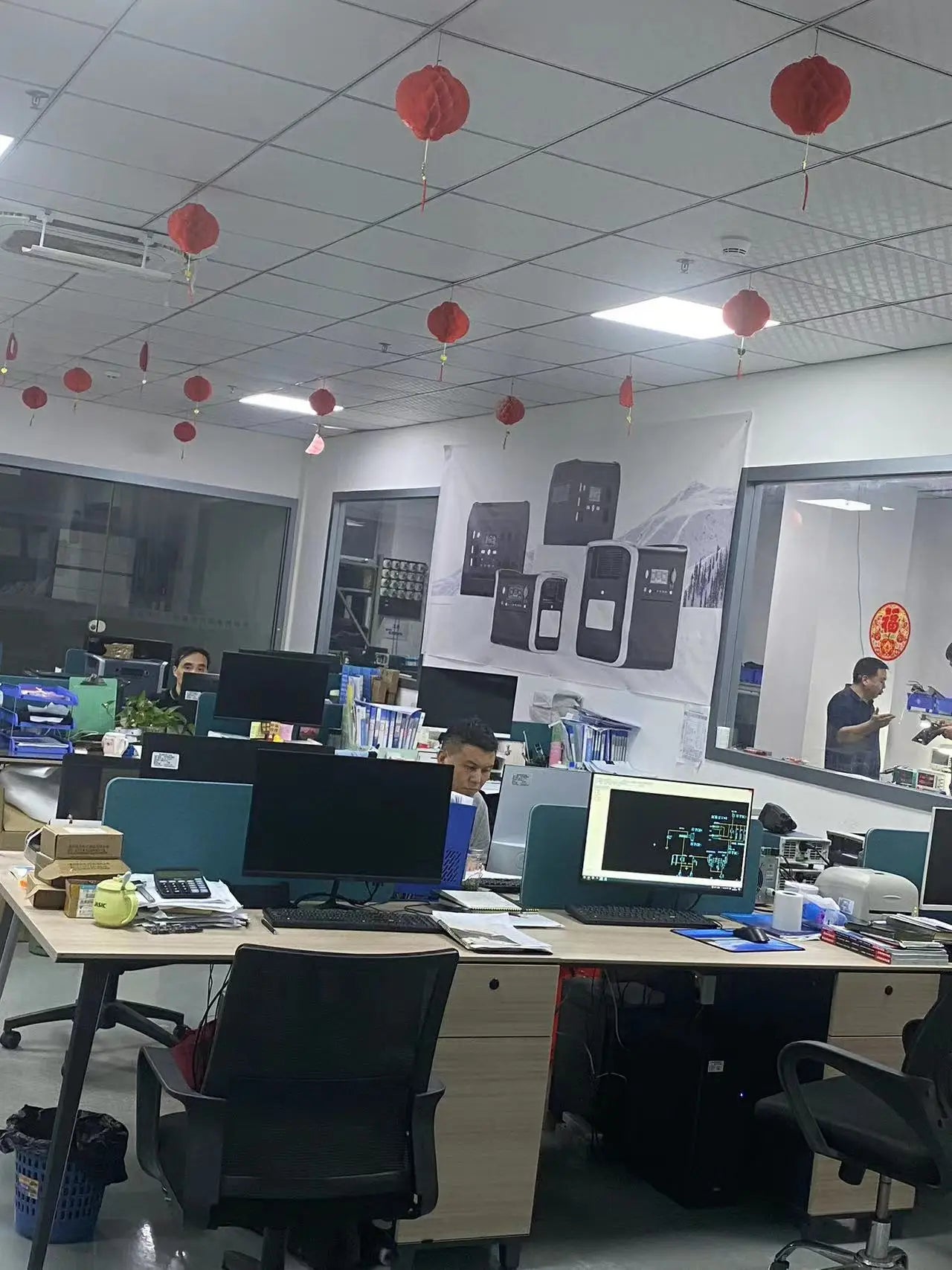 High Power 3KWH To Max 18KWH Stackable Portable Solar Generators Home Energy Storage System Full House Trolley Luggage Station