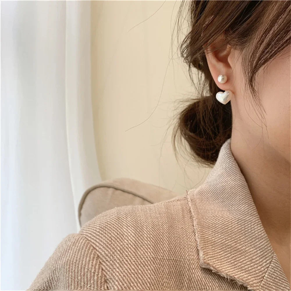 Trendy Vintage Heart Pearl Earring Women Classic White Stud Earrings Female Fashion Earrings Female Jewelry 2024 Gift Wholesale