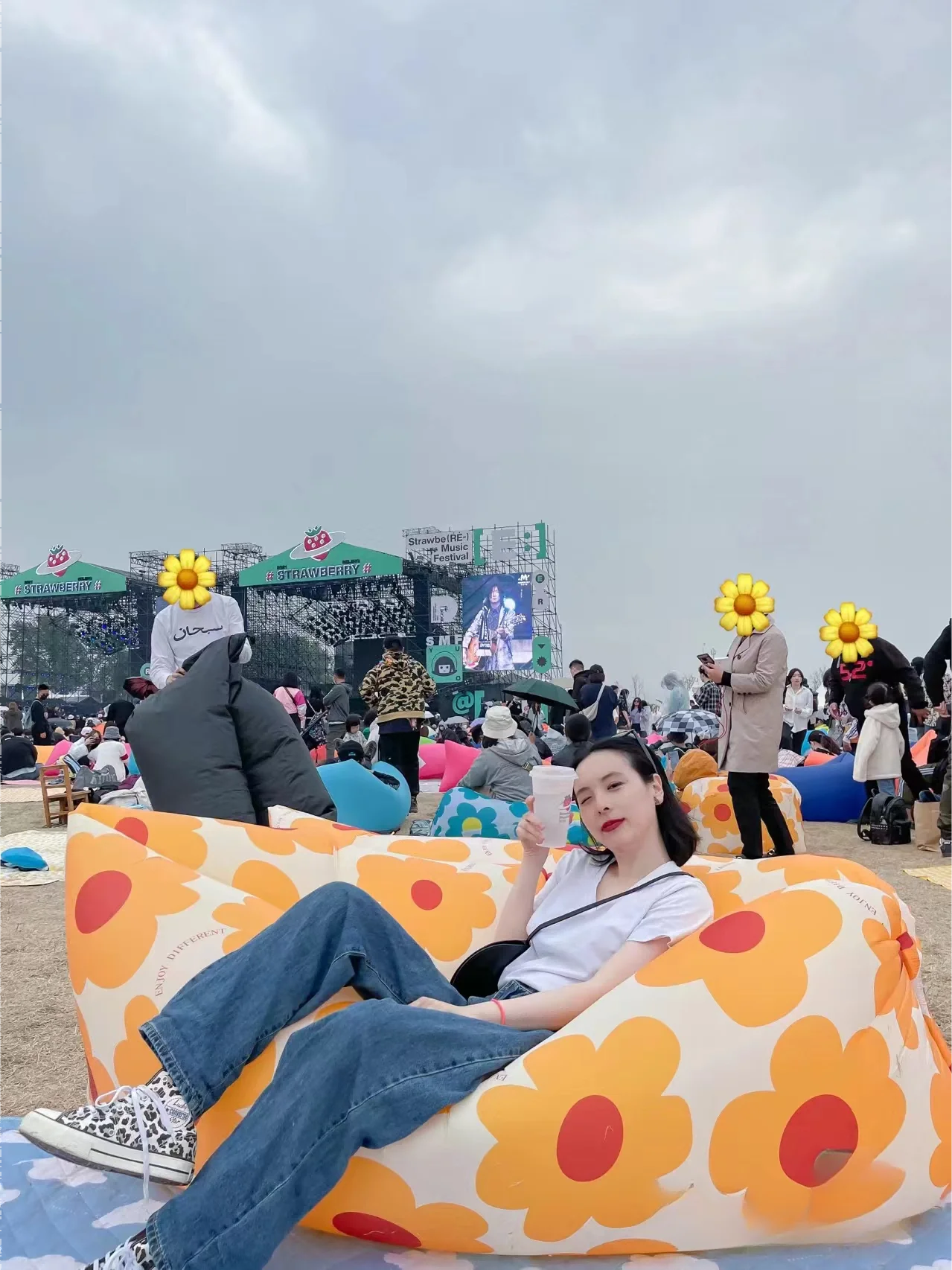 2024 Hot Outdoor Tik Yin Network Red Air Lazy Inflatable Sofa Bag Portable Camping Sofa Mattress Music Festival Concert Recliner