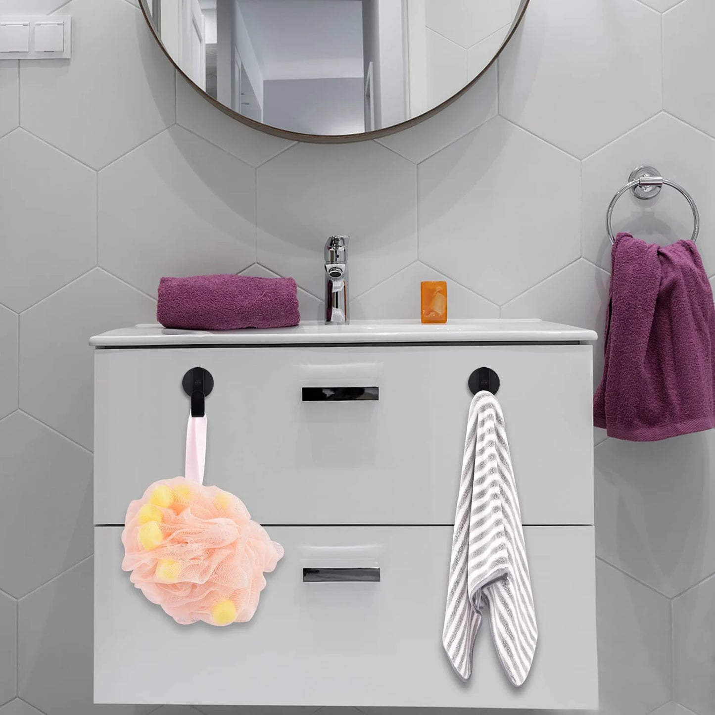 Metal Magnetic Wreath Hanger Heavy Duty Kitchen Utensil Hanger for Refrigerator Grill Kitchen Key