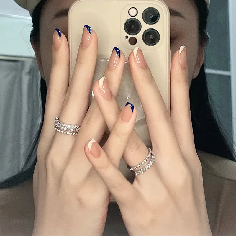 24Pcs/Box Short Square Head Wearing False Nails Art Clouds Stars Pattern Fake Nails Full Cover Press on Nail Tips Manicure Tools