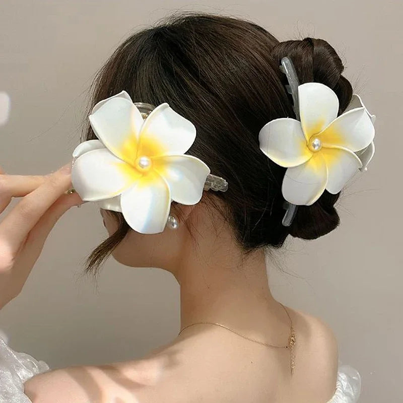 2024 New Bohemian Yellow Plumeria Flower Pearl Headdress Hair Clip Claw Women Girls New Grab Back of The Head Hair Accessory