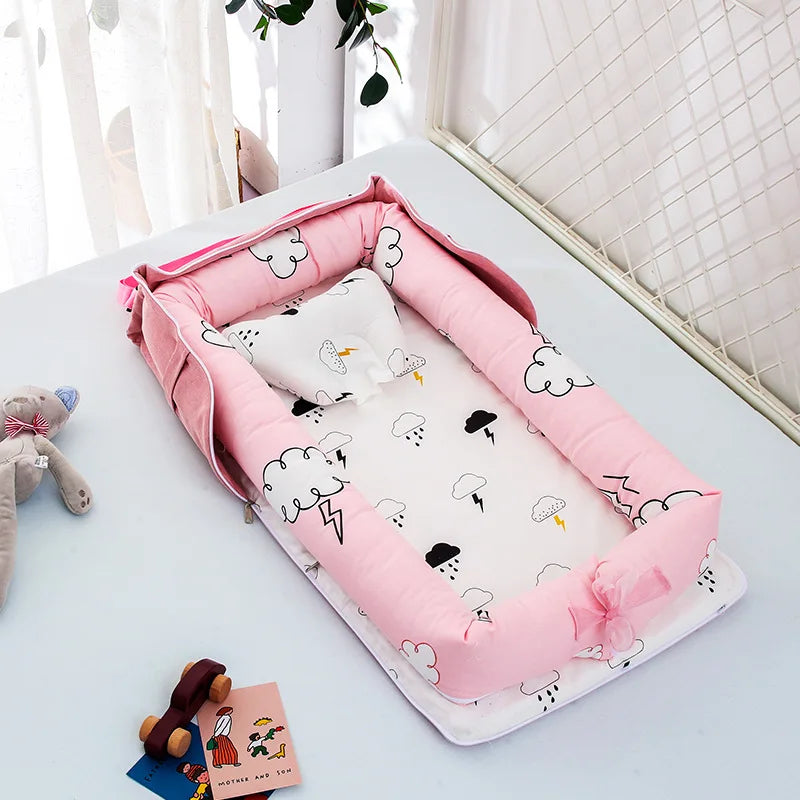 2025 New Portable Baby Shoulder-Strap Bassinet with Detachable Mattress for Travel & Bedside Sleeping