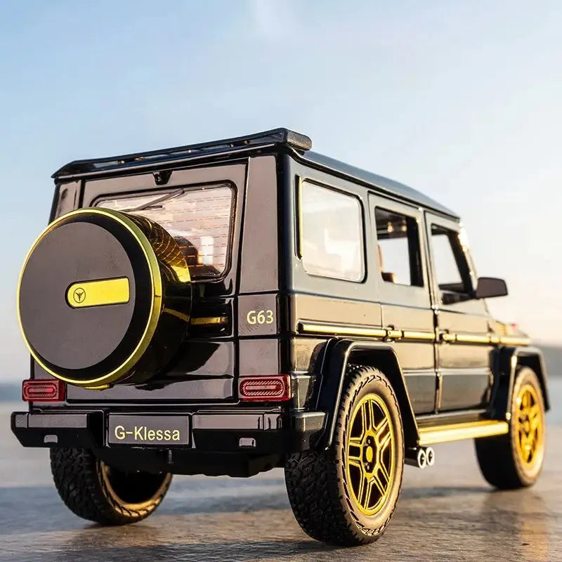 1:24 AMG G63 Model Car, Zinc Alloy Pull Back Toy Car with Sound and Light for Kids Boy Girl Gift