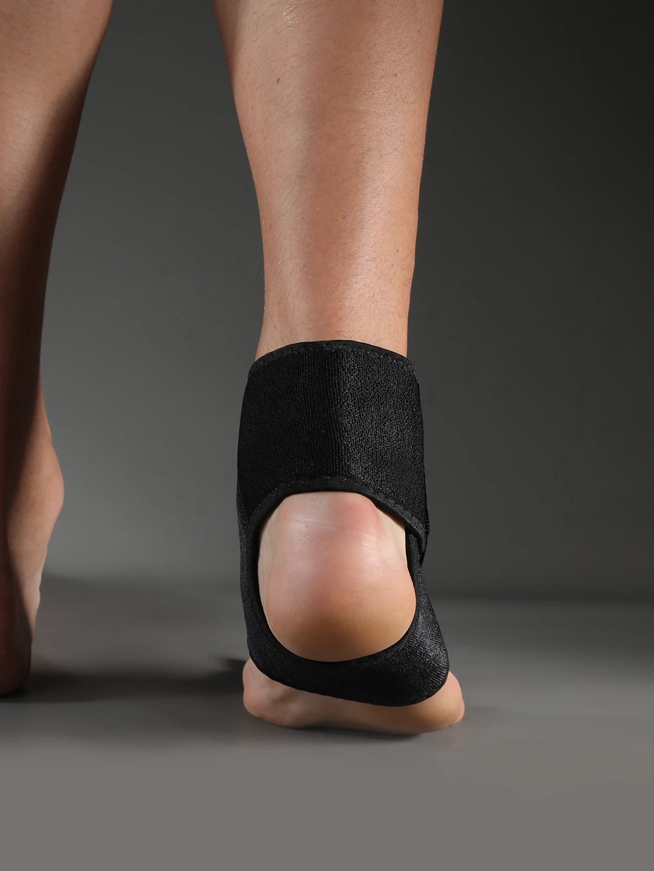 1 Piece Comfortable Compression Adjustable Ankle Support Sleeve for Sports and Daily Use